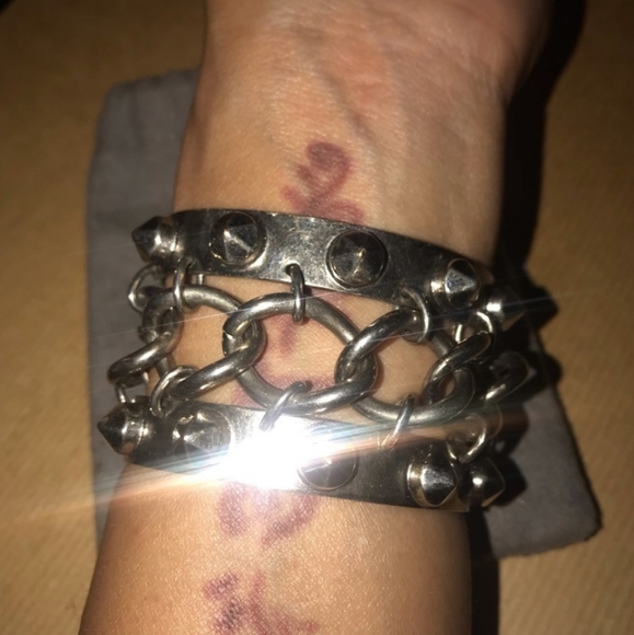 ALEXANDER MCQUEEN Studded Silver Cuff - Picture 6 of 8